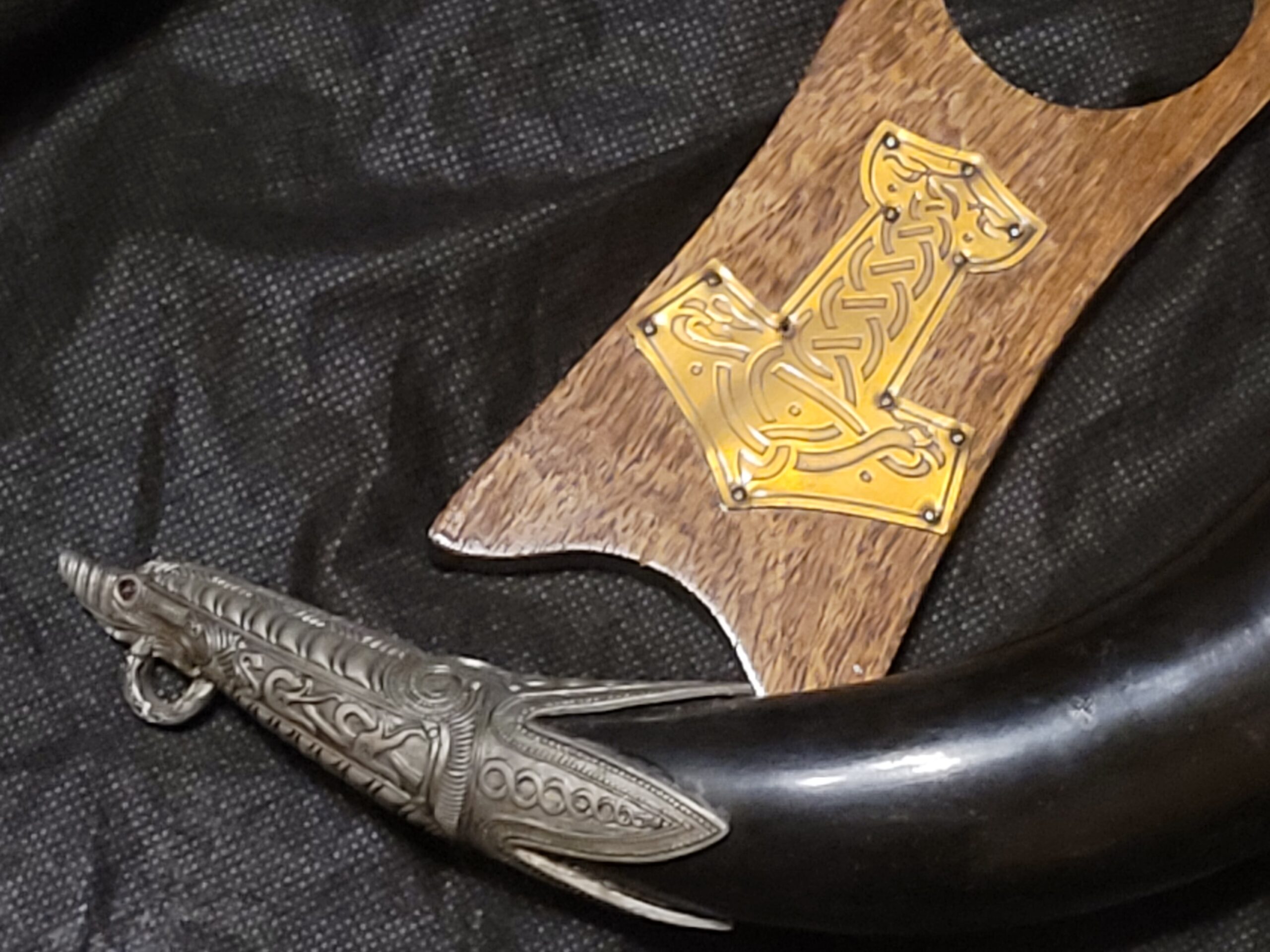 Dragon-Head Mead Horn with Mjölnir Engraved Stand - Image 7