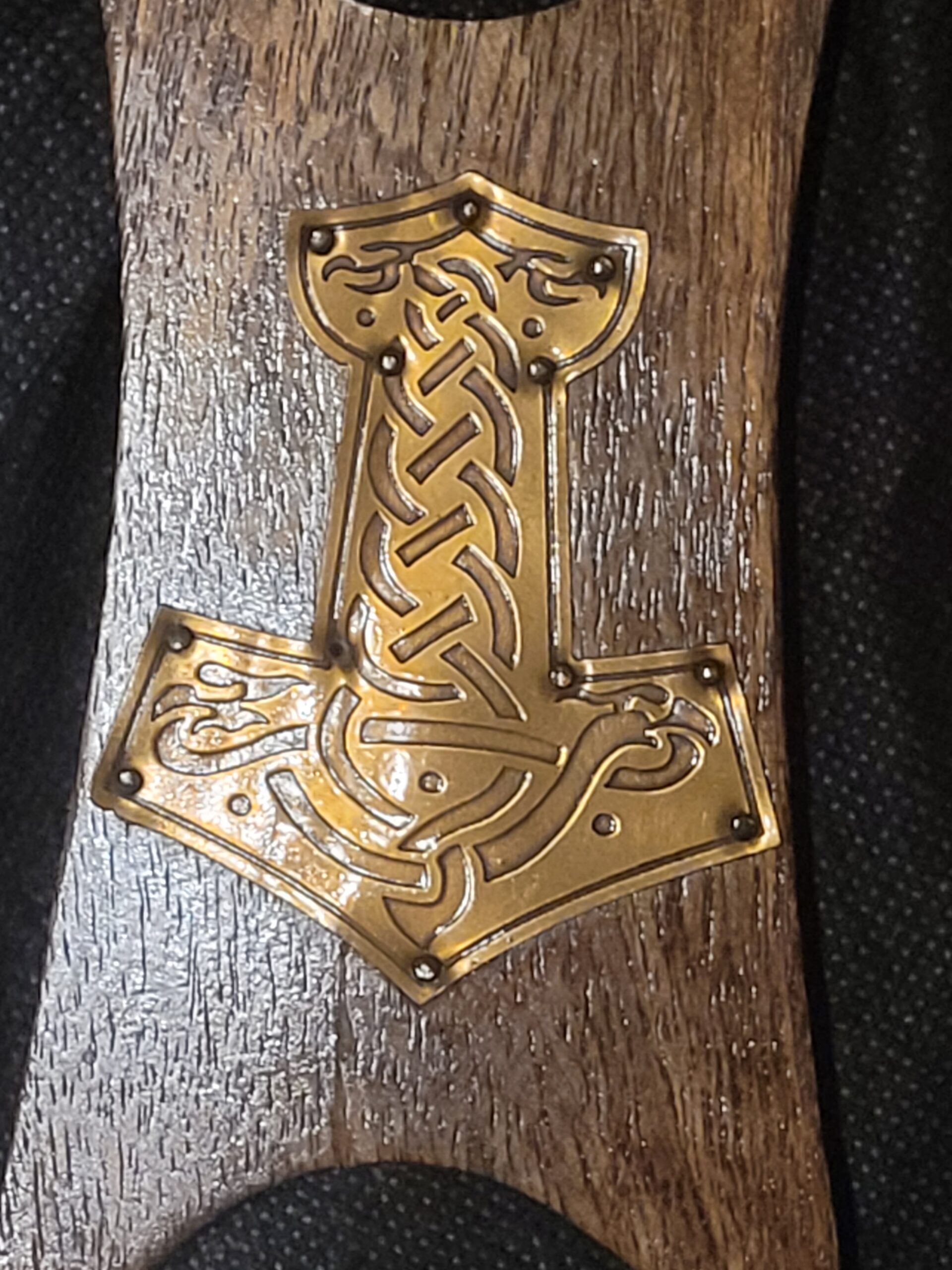 Dragon-Head Mead Horn with Mjölnir Engraved Stand - Image 4